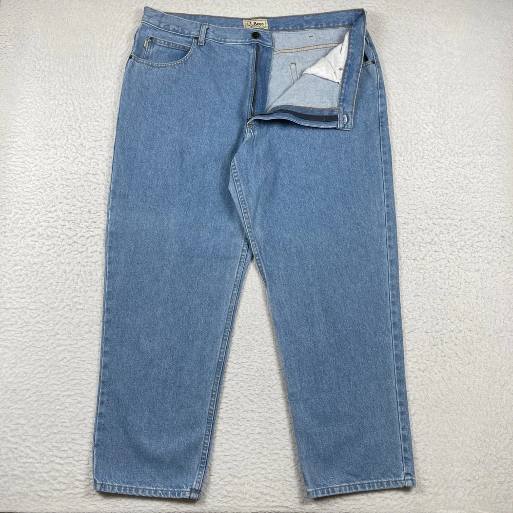 LL Bean Jeans Mens 42x29 Light Blue Natural Fit Straight Leg Denim Cotton 104731